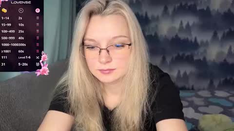 Snapshot of yourjessy chatting on 10.29.25 yourjessy online show from 10.29.25