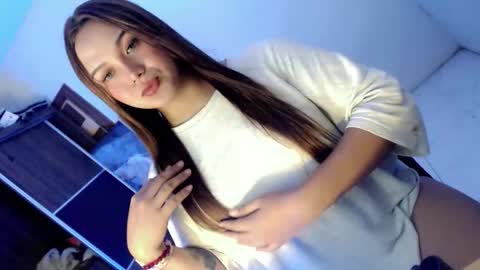 Snapshot of yourlovingpearl chatting on 10.14.25 PEARL online show from 10.14.25