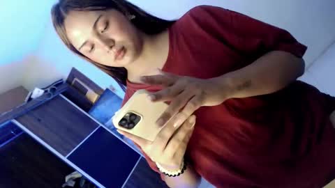 Snapshot of yourlovingpearl chatting on 11.20.25 PEARL online show from 11.20.25