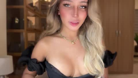 Snapshot of yourlovingpearlita1000 chatting on 02.27.26 Pearl online show from 02.27.26