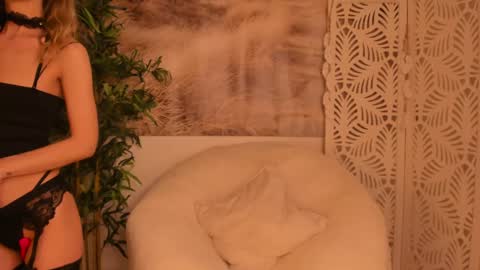 Sarah online show from 01.27.25