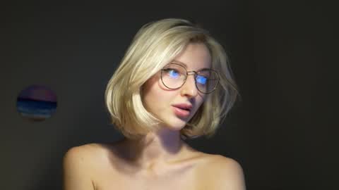 Eva online show from 01.17.25