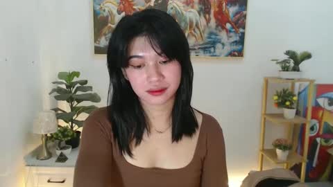 Snapshot of yourprettytrish chatting on 01.08.25 Trish online show from 01.08.25