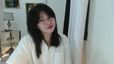 Snapshot of yourprettytrish chatting on 02.12.25 Trish online show from 02.12.25