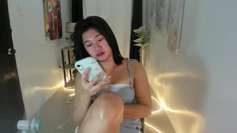 Snapshot of yourprettytrish chatting on 09.19.25 Trish online show from 09.19.25