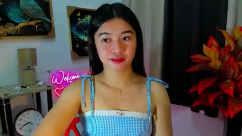 Snapshot of yourprettytrish chatting on 11.29.25 Trish online show from 11.29.25