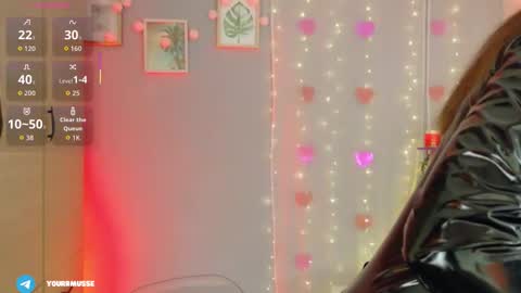 Snapshot of yourrmuse_ chatting on 02.28.26 Isabella but you can call me Isa .-. online show from 02.28.26