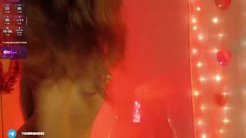 Snapshot of yourrmuse_ chatting on 05.29.26 Isabella but you can call me Isa .-. online show from 05.29.26