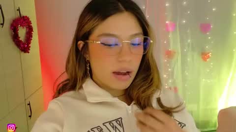 Isabella but you can call me Isa .-. online show from 07.19.26