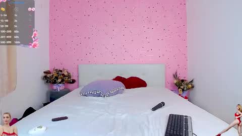 Snapshot of yours_lisa chatting on 12.09.24 online show from 12.09.24