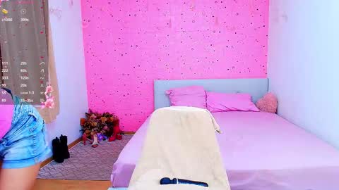 Snapshot of yours_lisa chatting on 09.23.25 online show from 09.23.25