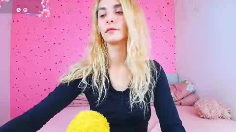 Snapshot of yours_lisa chatting on 11.19.25 online show from 11.19.25