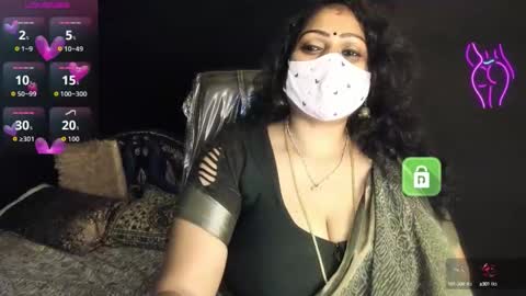 Snapshot of yourss_preethy chatting on 09.18.25 preethy online show from 09.18.25