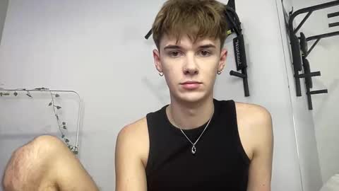 Snapshot of yoursweetyguy chatting on 11.07.25 yoursweetyguy online show from 11.07.25