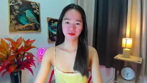 Snapshot of yourtinybunny chatting on 04.28.26 yourtinybunny online show from 04.28.26