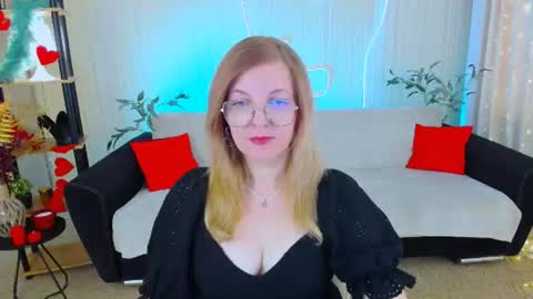 Snapshot of youruniverser chatting on 07.19.26 Alice online show from 07.19.26
