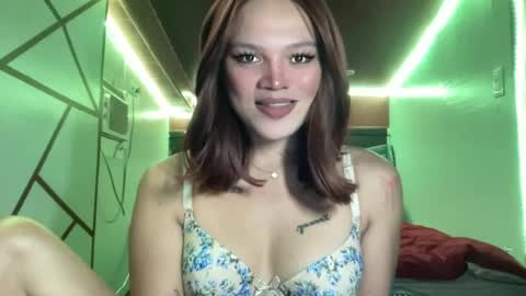 Snapshot of yourwildestdreamgirl chatting on 06.13.26 ANDREA online show from 06.13.26