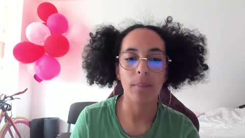 Snapshot of youwishtobeme chatting on 02.09.25 elizabeth ju online show from 02.09.25