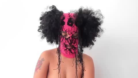 Snapshot of youwishtobeme chatting on 03.08.25 elizabeth ju online show from 03.08.25