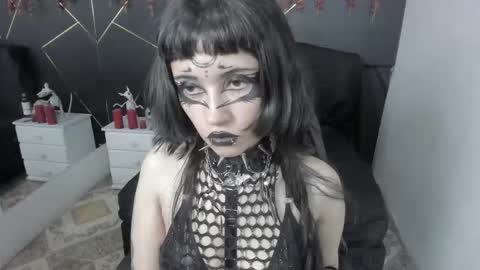 Yue Eclipsa online show from 10.27.25