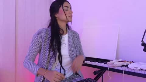 Yurani online show from 12.14.24