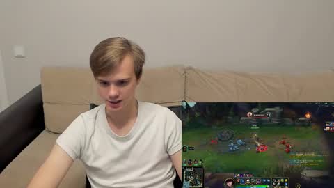 Snapshot of yueslang chatting on 11.15.25 Yue Lang and Samm online show from 11.15.25