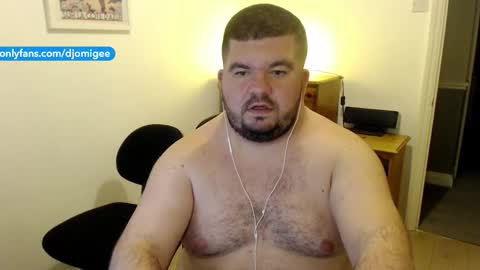 Snapshot of yugogee chatting on 11.15.25 Yugo - online show from 11.15.25