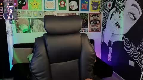 Snapshot of yuhwa chatting on 11.27.25 rawr Anne Independent model online show from 11.27.25