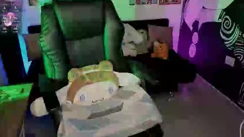    rawr   Anne Independent model      online show from 01.14.26