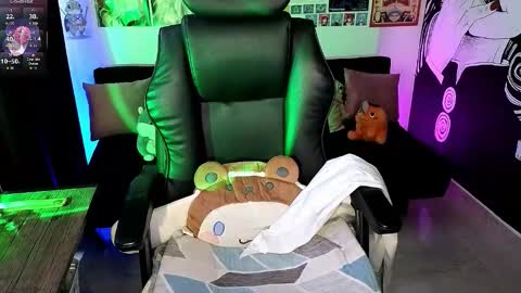    rawr   Anne Independent model      online show from 01.15.26