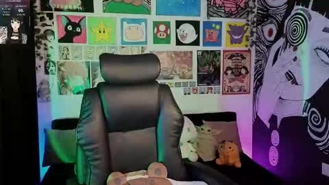    rawr   Anne Independent model      online show from 02.08.26