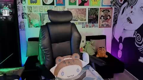    rawr   Anne Independent model      online show from 02.23.26