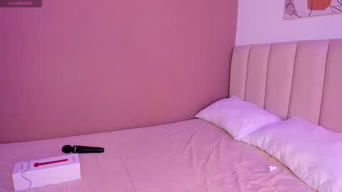 Snapshot of yuli_cardona_ chatting on 10.14.25 Yuliet online show from 10.14.25