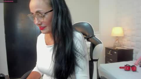 Y U L I T Z A online show from 12.15.25