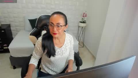 Y U L I T Z A online show from 01.13.26