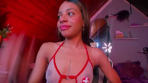 Snapshot of yumi_hanna chatting on 12.04.25 yumi_hanna online show from 12.04.25