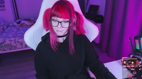 Yumi 3 online show from 10.16.25