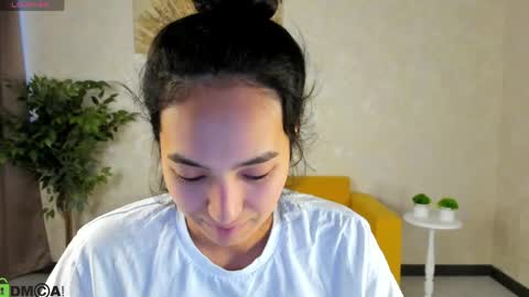 Snapshot of yummy_lamii chatting on 04.28.26 Cindey online show from 04.28.26