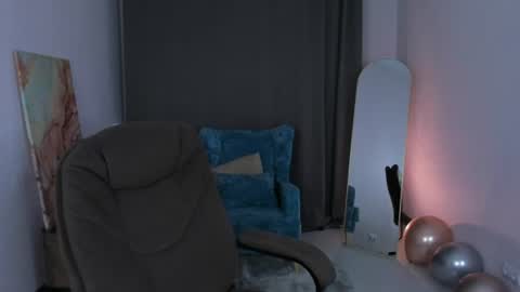 Snapshot of yummy_lamii chatting on 06.25.26 Cindey online show from 06.25.26
