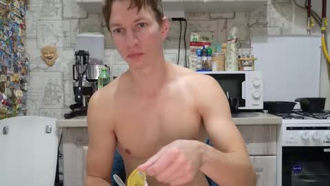 Snapshot of yummyalexxx chatting on 11.29.25 Alex online show from 11.29.25