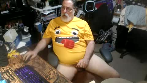 Snapshot of yummyflguy chatting on 06.29.26 yummyflguy online show from 06.29.26