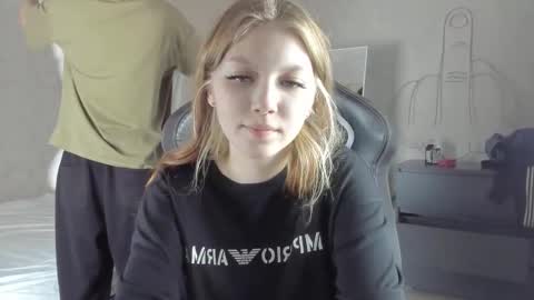 Snapshot of yunarosee chatting on 09.15.25 yunarosee online show from 09.15.25