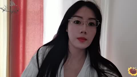 YunEr online show from 12.25.24