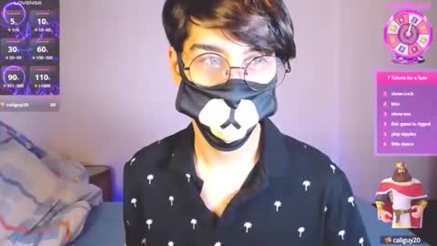 Snapshot of yuniorb chatting on 10.12.25 the puppy boy online show from 10.12.25