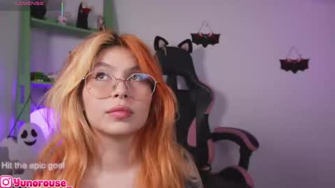 yunorose_ online show from 11.10.25