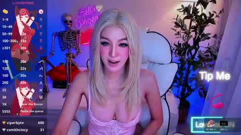 Snapshot of yurasiand0ll chatting on 10.16.25 Sasa online show from 10.16.25