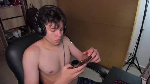 yurii_moody online show from 12.27.24