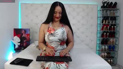 Snapshot of yury_m2_ chatting on 10.15.25 2 online show from 10.15.25