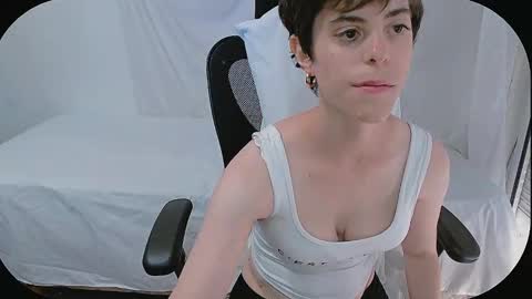 Snapshot of yuyito15 chatting on 01.04.25 Yuyu online show from 01.04.25