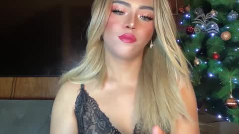 Snapshot of yvonne_guidotti chatting on 12.17.24 Miss Cali online show from 12.17.24